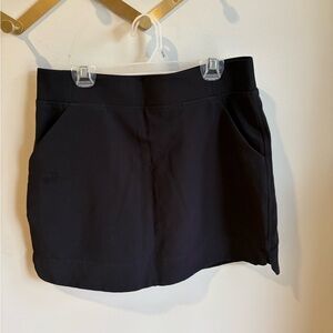 Size small black skort